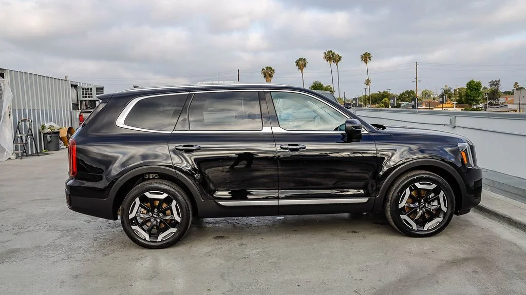 Used 2025 Black Kia S image 13