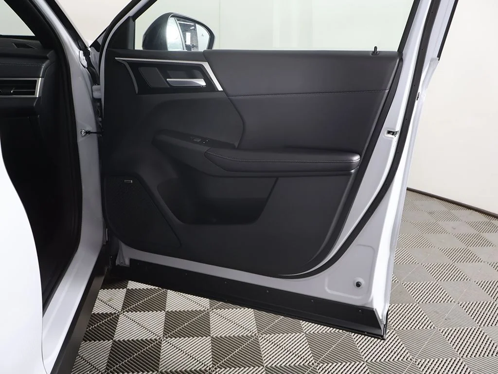 New 2026 White Mitsubishi LE 1.5T S-AWC image 23