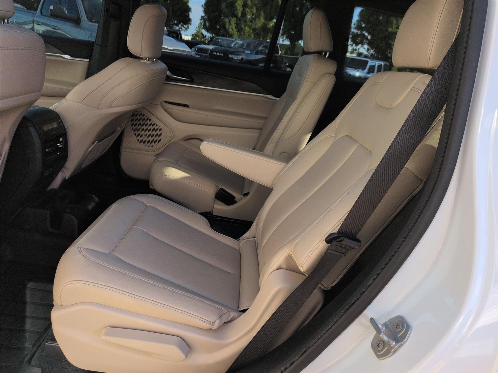 Used 2025 Bright White Clearcoat Jeep Limited image 32