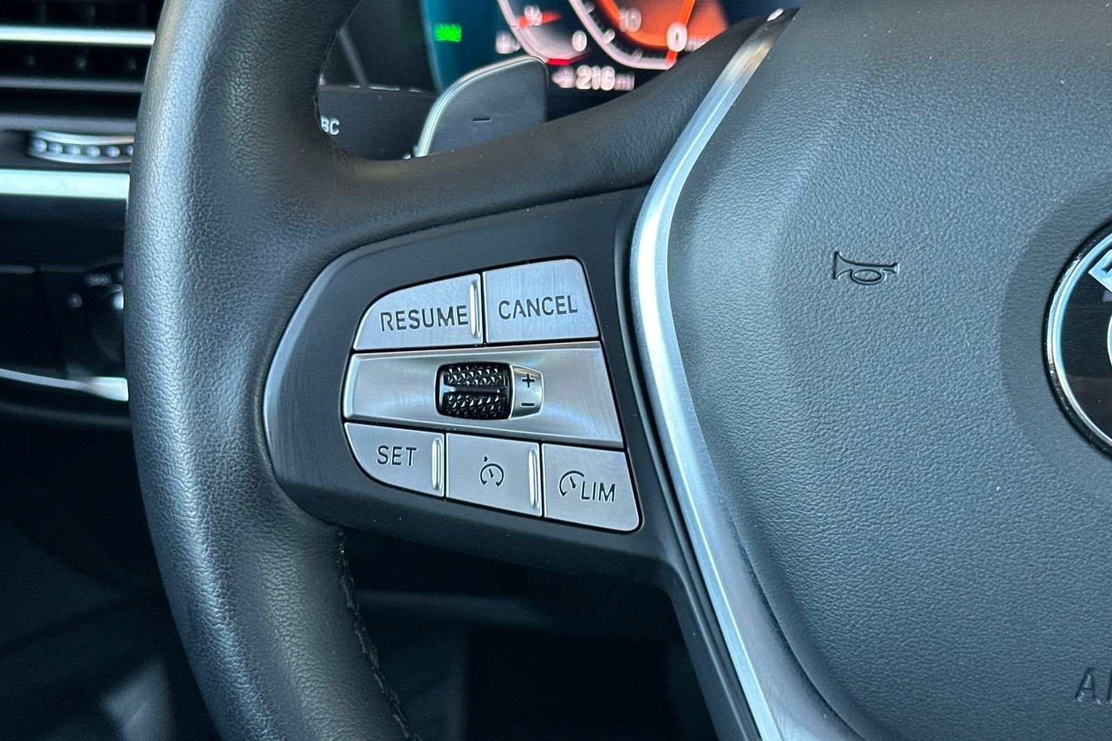 Used 2024  BMW xDrive30i image 27