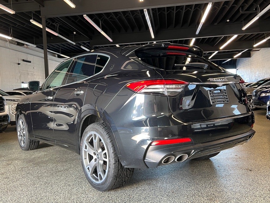 2023 Maserati Levante Modena S photo 2