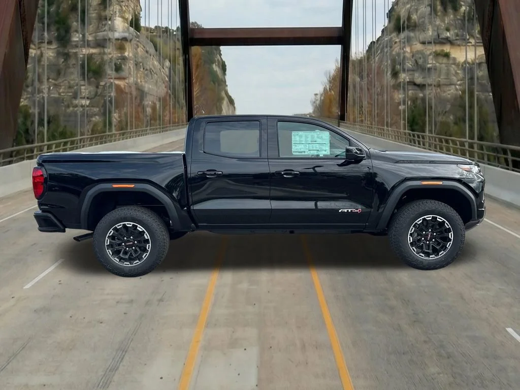 2026 GMC Canyon AT4 - Photo 7