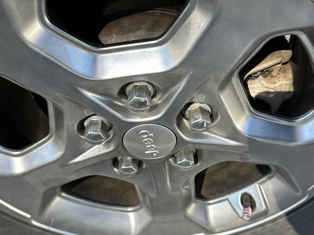 Used 2021 Gray Jeep Unlimited Sport image 6
