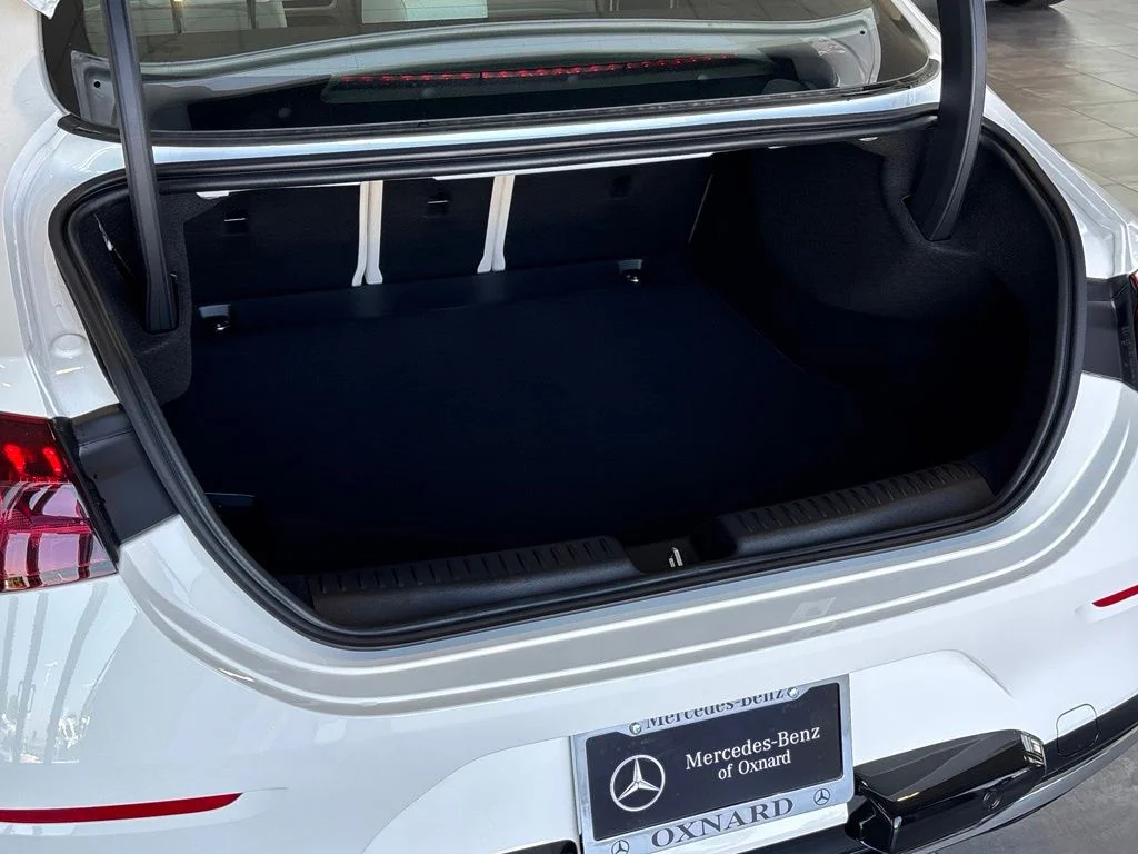 Used 2027 White Mercedes-Benz 220 Hybrid image 31