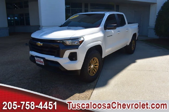 Used 2023 SUMMIT WHITE Chevrolet 4WD LT image 5