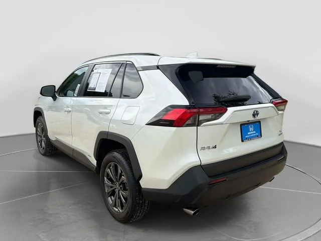 Used 2022 Blizzard Pearl Toyota XLE Premium image 4