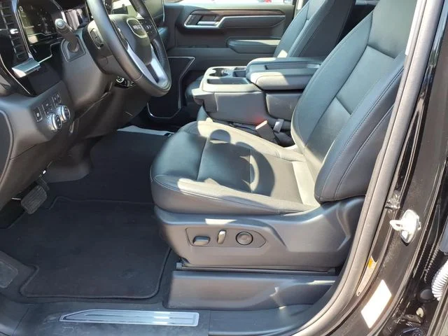 Used 2025 Black GMC SLT image 15