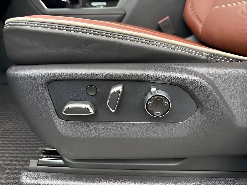 New 2026 Glacier White Tricoat GMC Denali Ultimate image 11