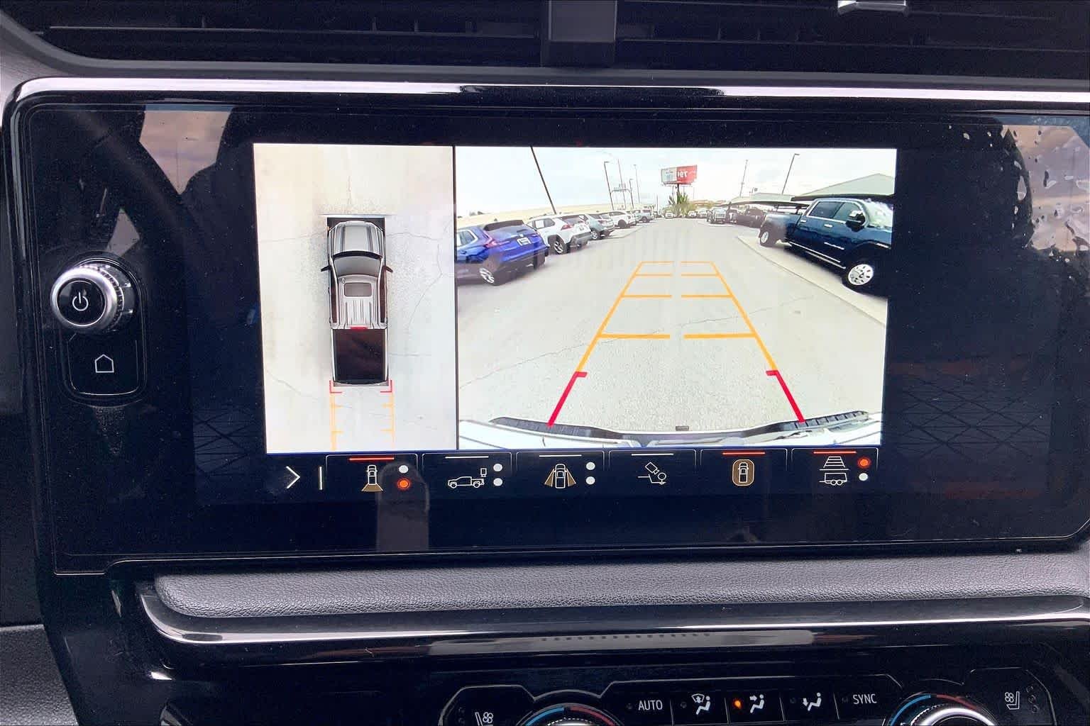 Used 2025 Summit White GMC AT4 image 27
