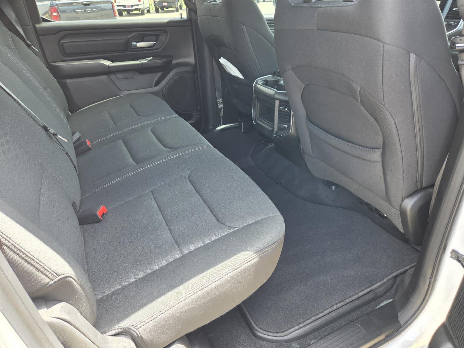 2026 RAM 1500 Express - Photo 11