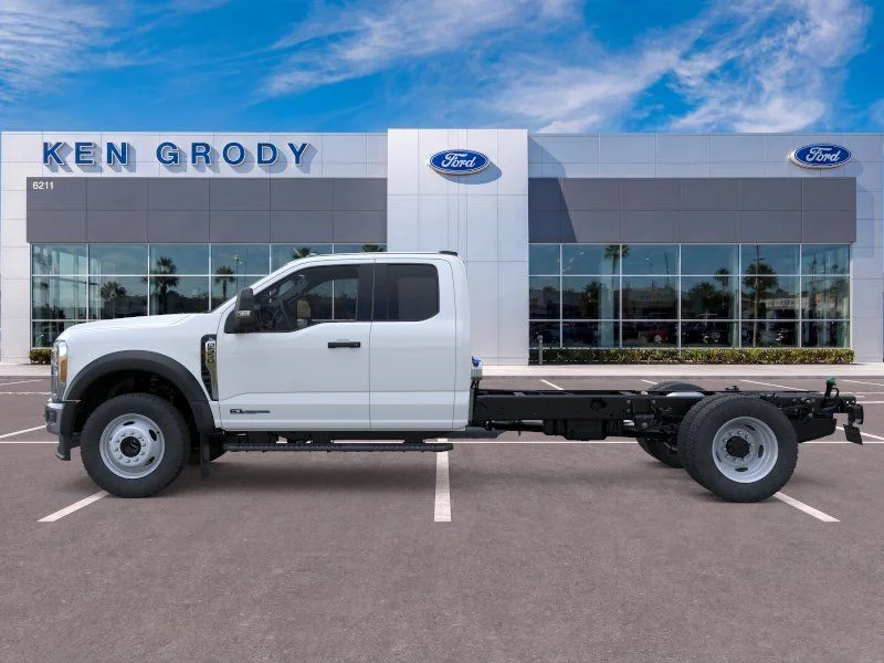 New 2026 Oxford White Ford XL image 4