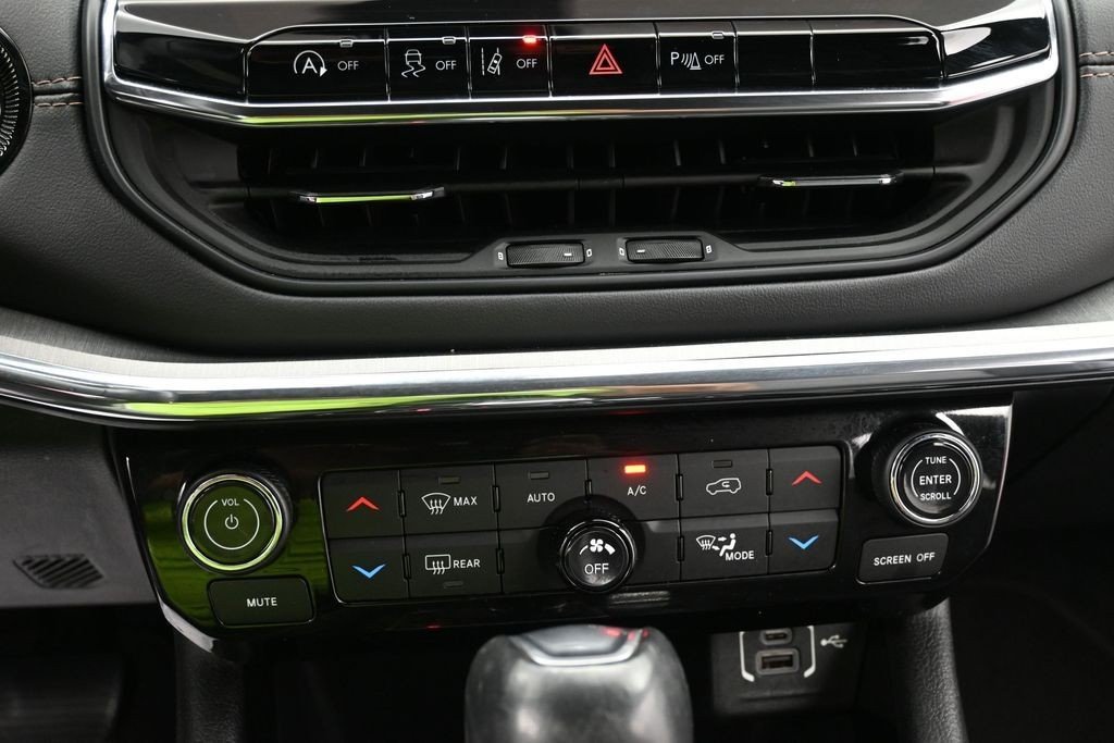 Used 2022 Red Line Jeep Limited image 11
