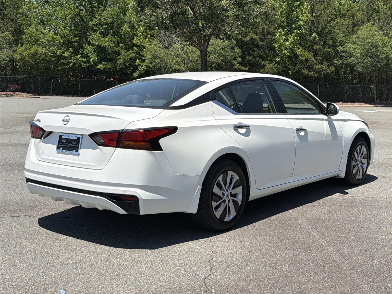 Used 2023 Glacier White Nissan 2.5 S image 24