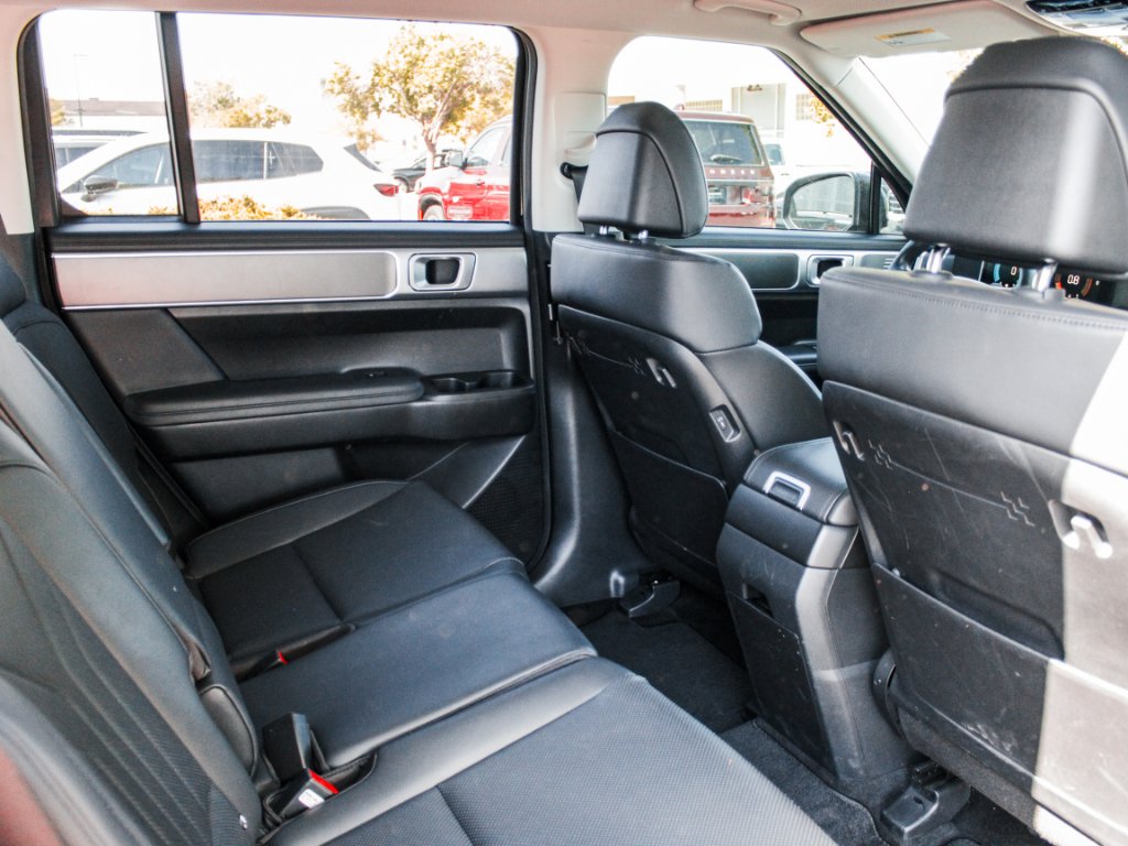 Used 2025 Phantom Black Hyundai SEL image 25