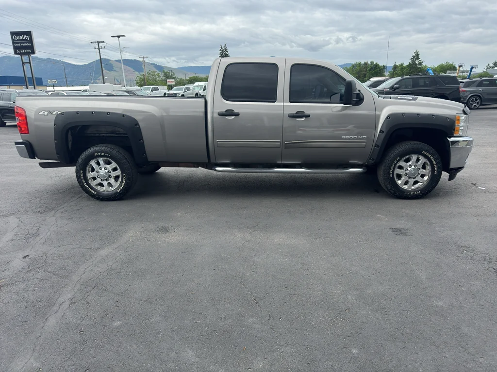 Used 2013 GRAYSTONE METALLIC Chevrolet LT image 4