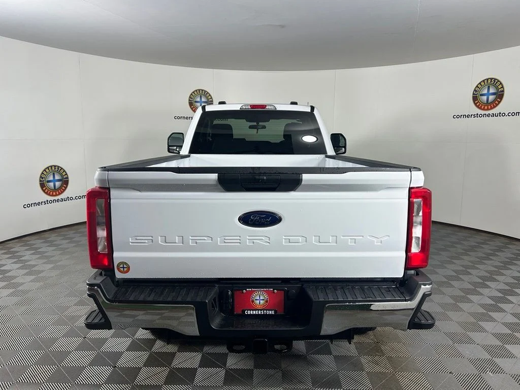 New 2026 Oxford White Ford F-250® XLT image 15