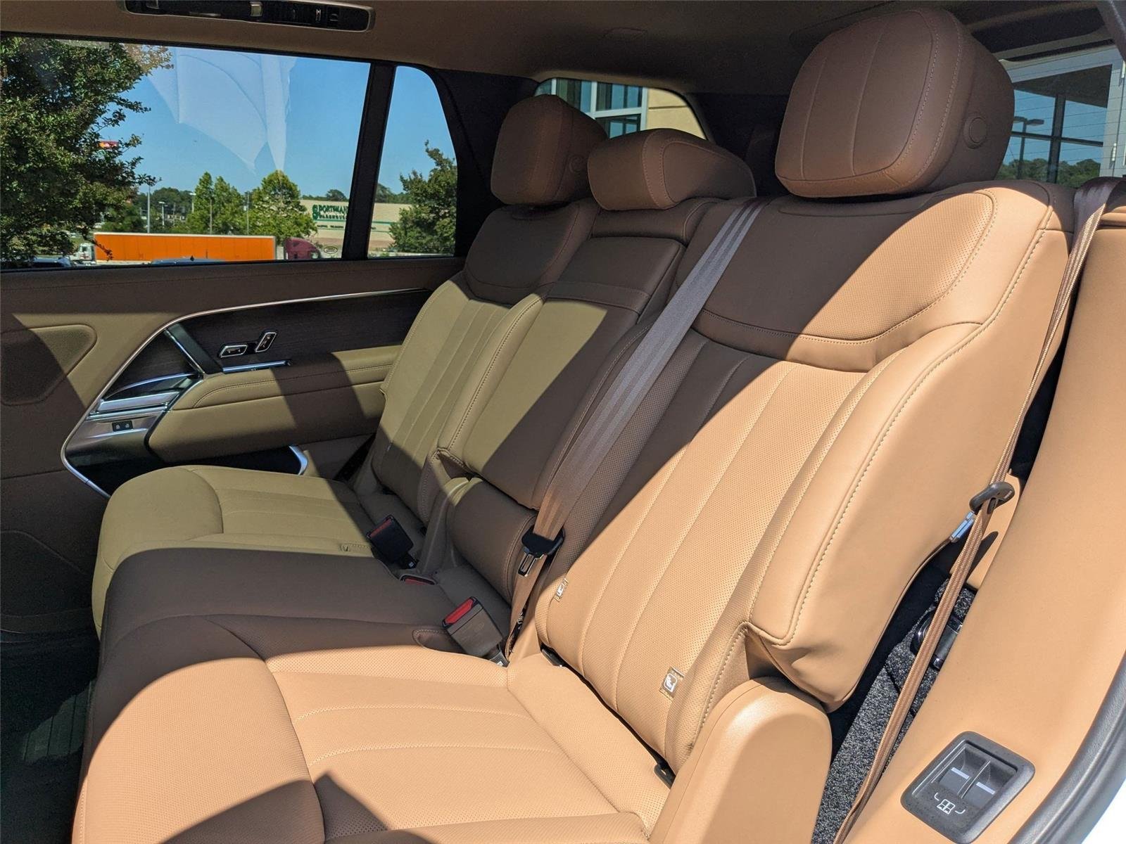 New 2026 Fuji White Land Rover SE image 26