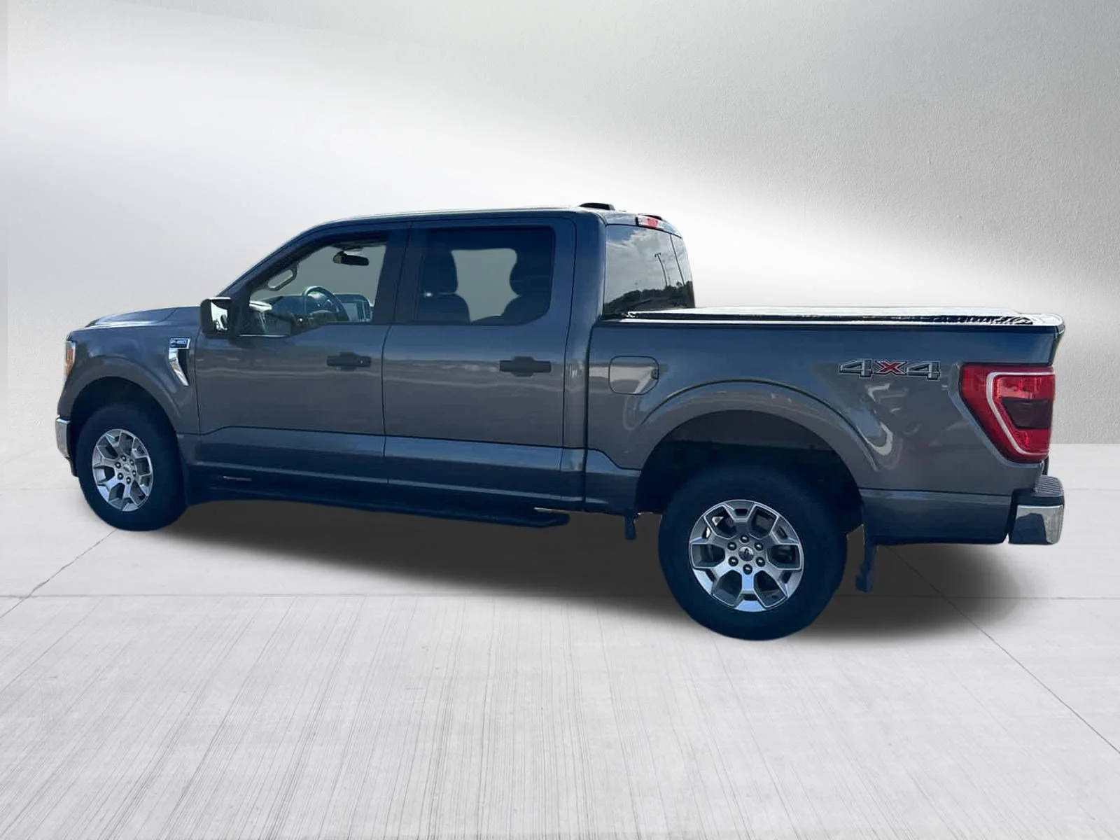 Used 2021 Carbonized Gray Metallic Ford XLT image 7