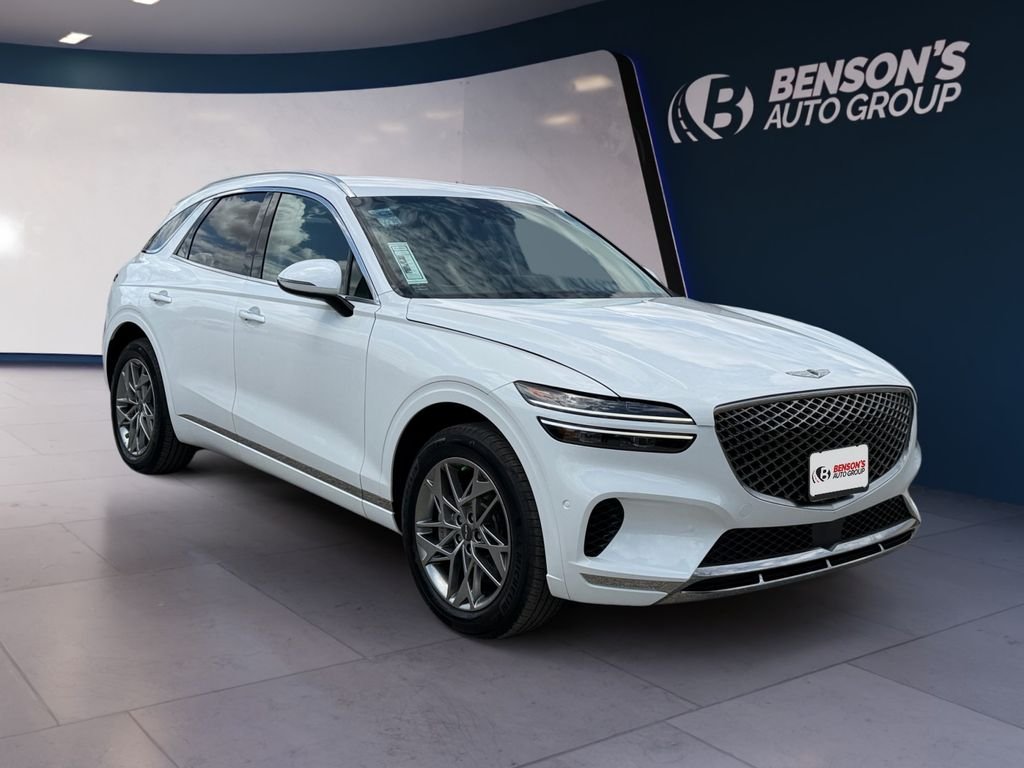 Used 2025 White Genesis 2.5T image 7