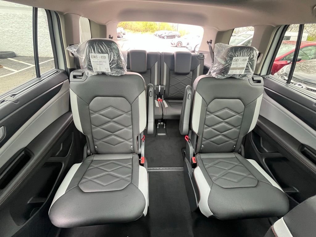 New 2026 White/off-white Volkswagen 2.0T Peak Edition image 25