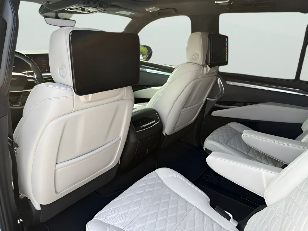 Used 2026 Vibrant White Tricoat Cadillac V-Series image 41