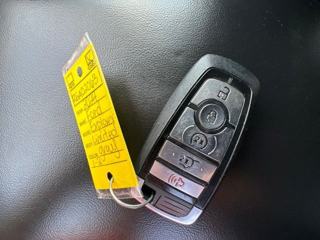 Used 2024 Gray Ford Limited image 18