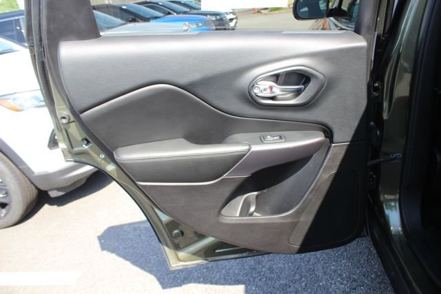 Used 2019 Green Jeep Limited image 21