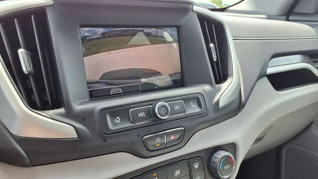 Used 2023 White GMC SLE image 25