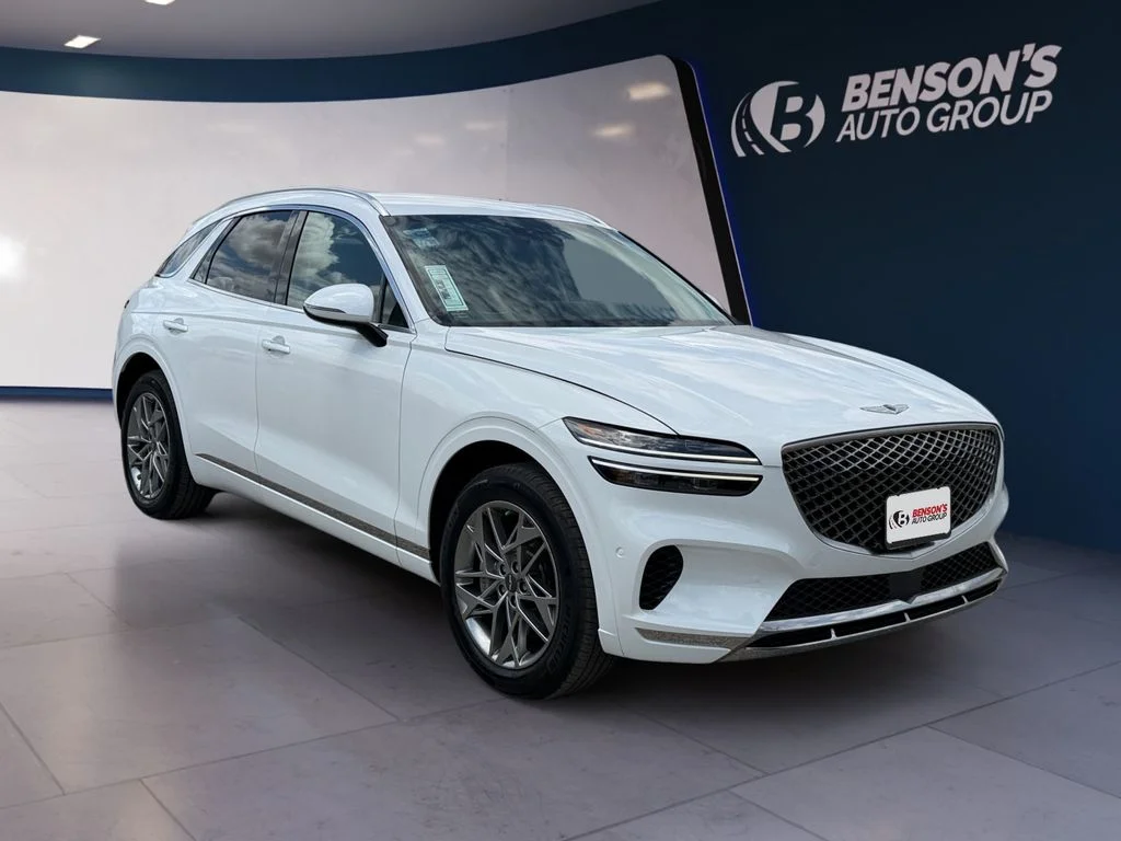 Used 2025 White Genesis 2.5T image 7