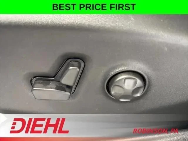2026 Chrysler Pacifica Select - Photo 22