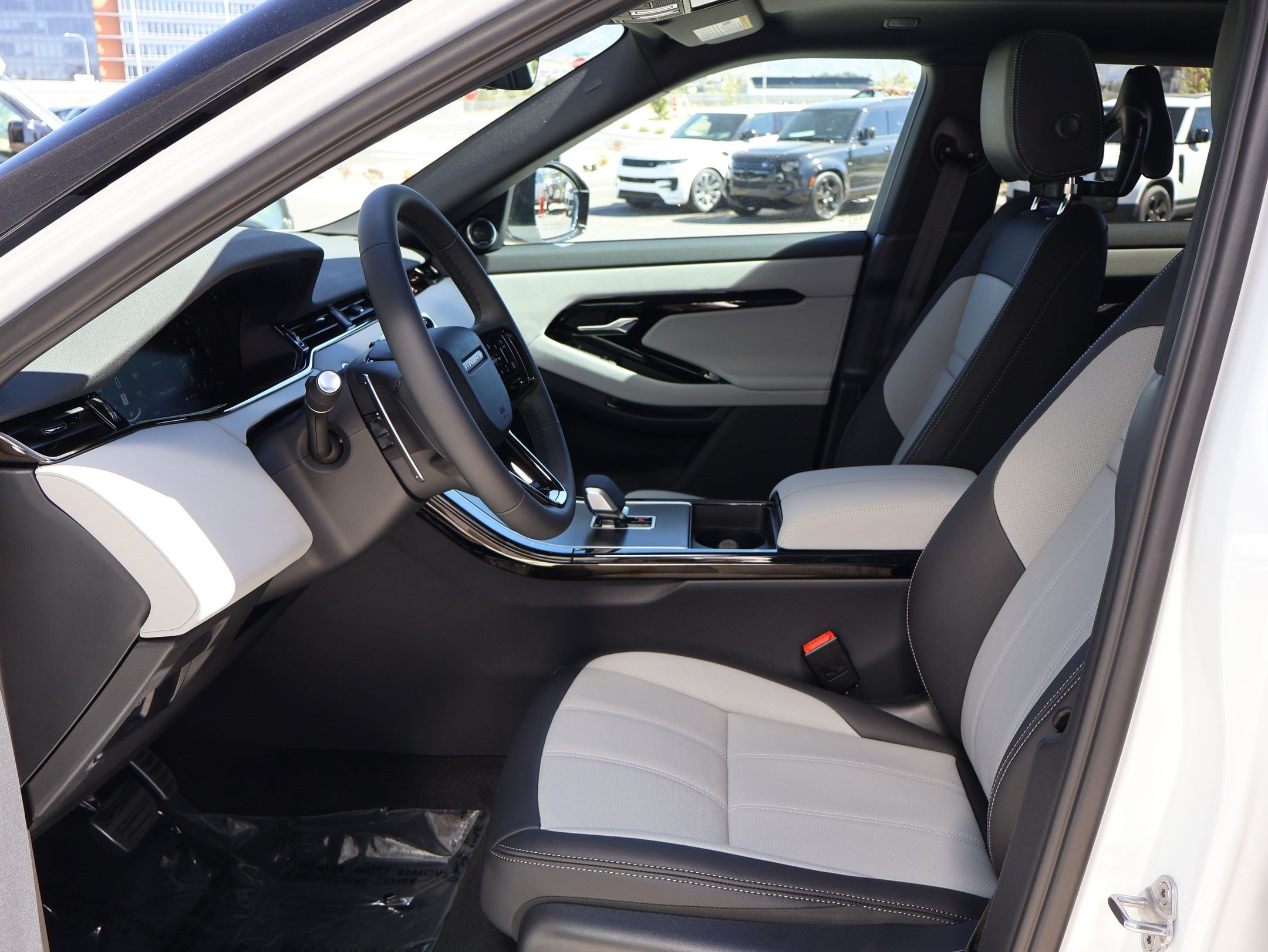 New 2026 Fuji White LAND ROVER Hoxton Edition image 12