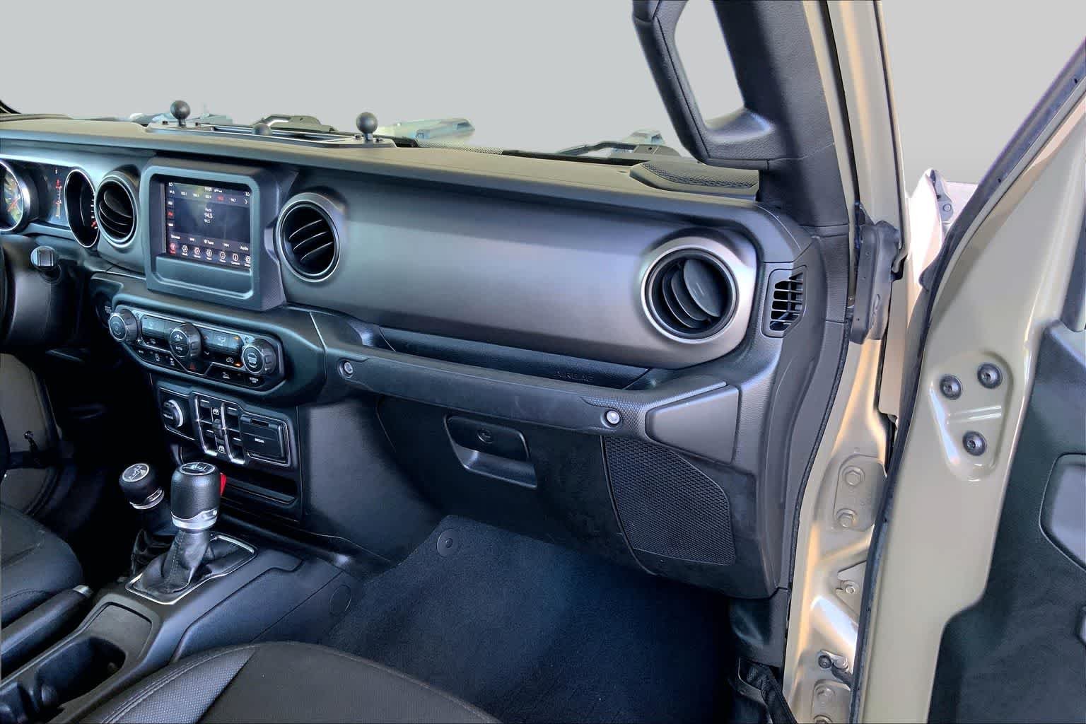 Used 2020 Gator Clearcoat Jeep Sport S image 19