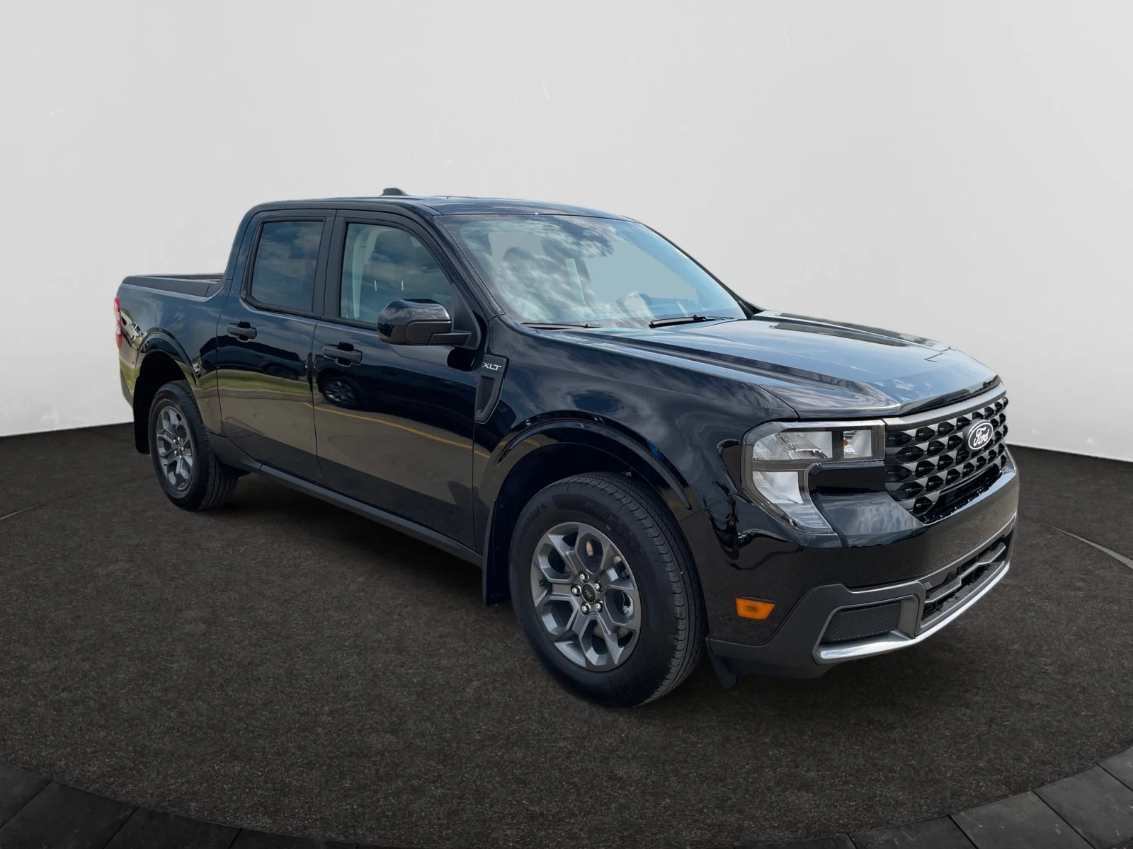 New 2026 Shadow Black Ford XLT image 7