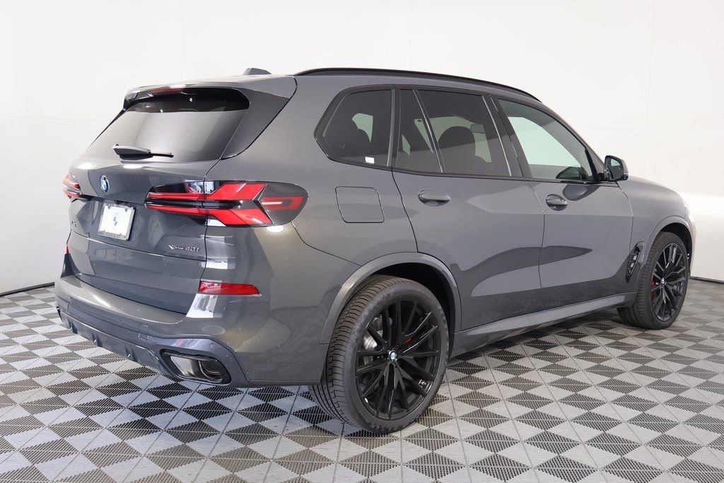 New 2026 Dravit Grey Metallic BMW xDrive40i image 2