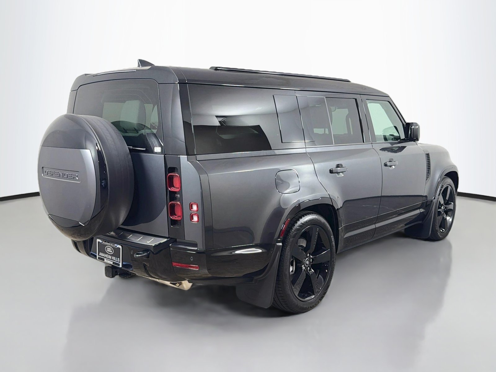 Certified Used 2025 Carpathian Gray Premium Metallic Land Rover X-Dynamic SE image 5