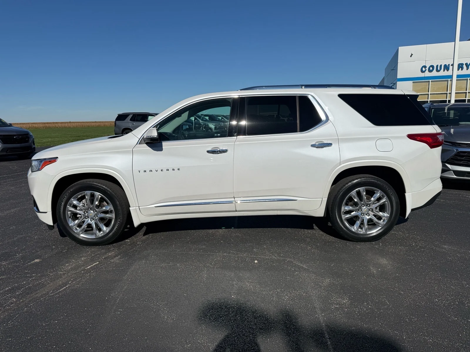 Used 2021 IRIDESCENT PEARL TRICOAT Chevrolet High Country image 2