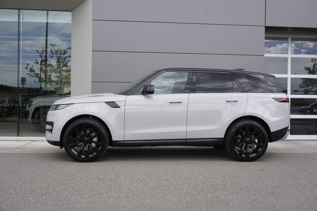 New 2026 Borasco Grey Land Rover SE image 8
