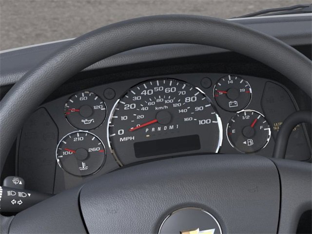 New 2025 Summit White Chevrolet 1WT image 18