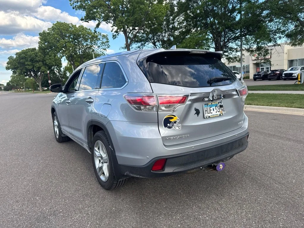 Used 2016 Silver Toyota Limited Platinum image 7