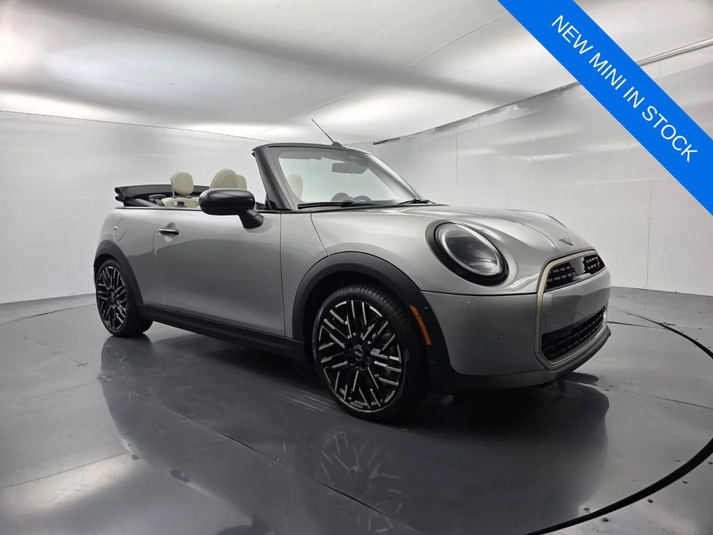 New 2026 Silver MINI Signature Plus image 1