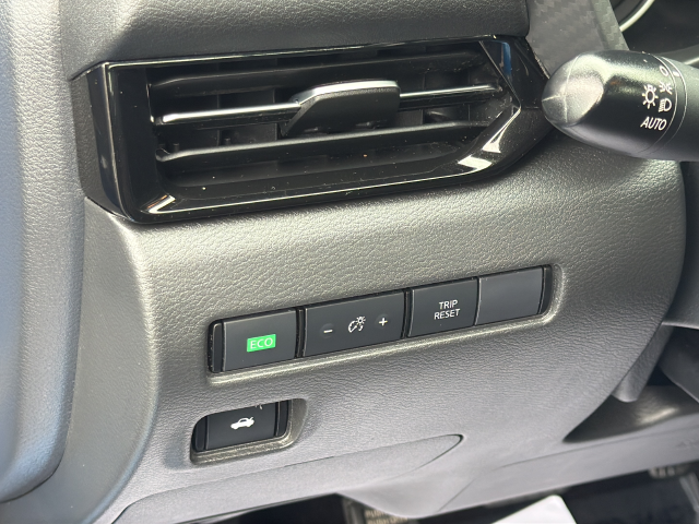 Used 2025 Blue Nissan SR image 28
