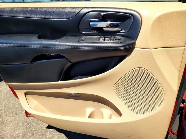 Used 2015 Red Dodge AVP image 14