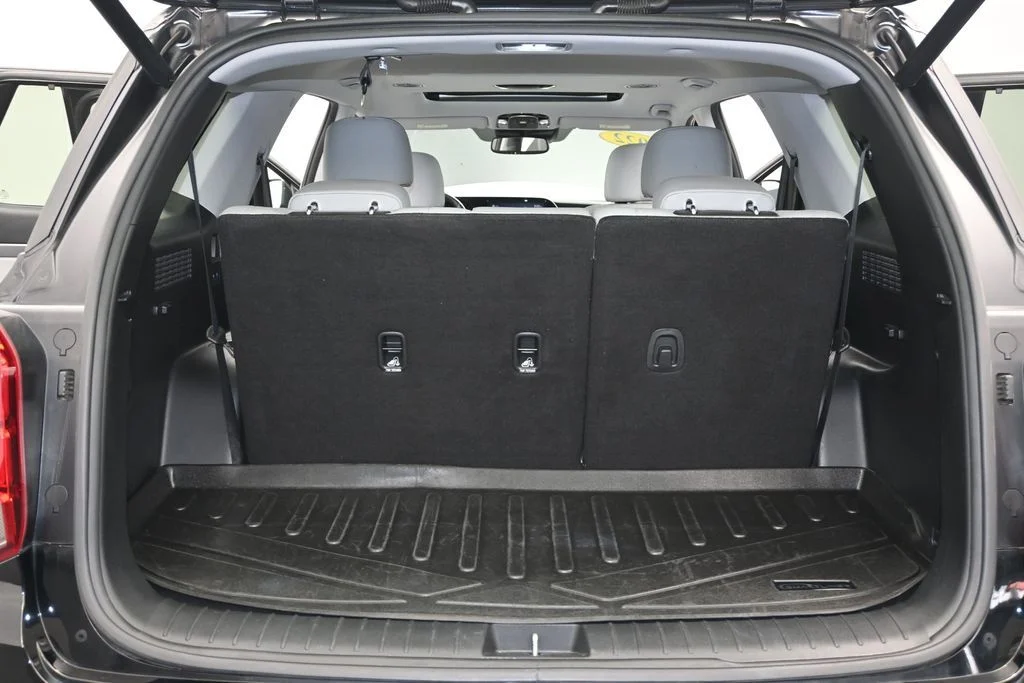 Used 2022 Abyss Black Pearl Hyundai SEL image 11