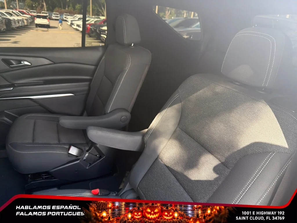Used 2025 Mosaic Black Metallic Chevrolet LT image 22