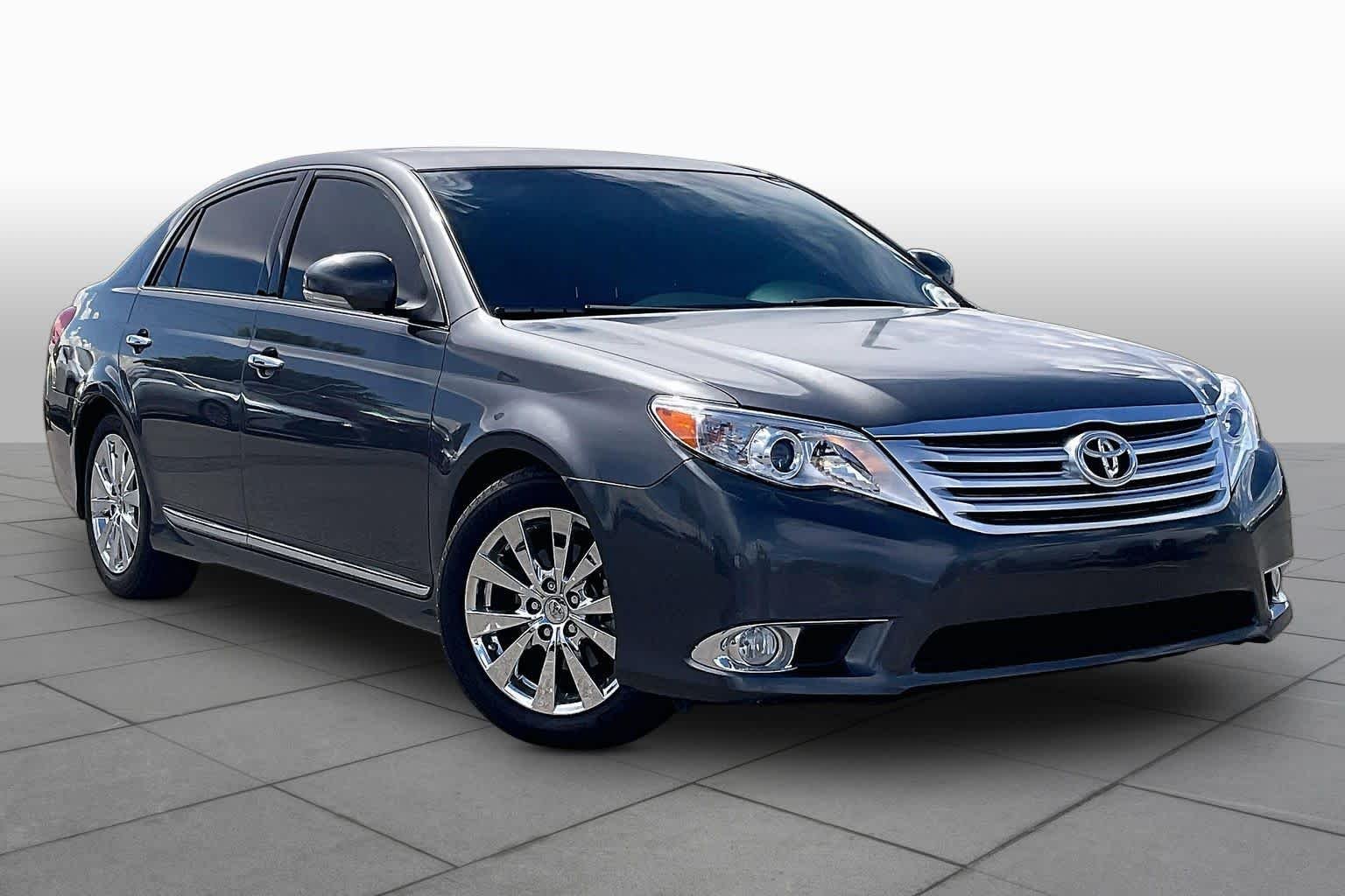 Used 2012 Magnetic Gray Metallic Toyota Limited image 2