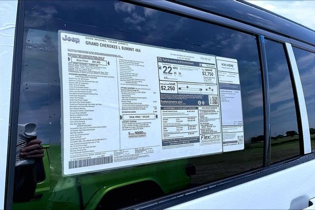 New 2026 Bright White Clear-Coat Exterior Paint Jeep Summit image 13