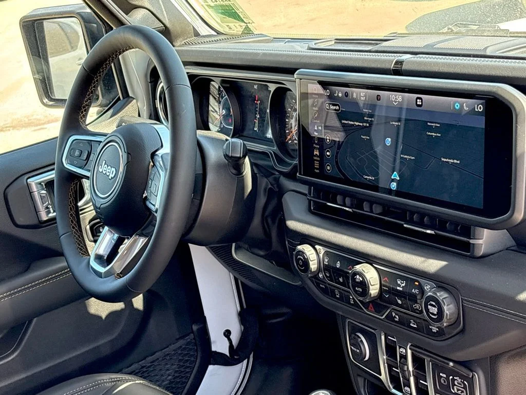 2025 Jeep Wrangler 4-Door Sahara - Photo 23