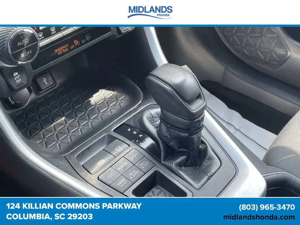 Used 2021 Midnight Black Metallic Toyota XLE image 30