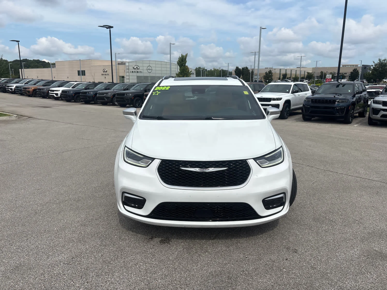 Used 2022 Bright White Clearcoat Chrysler Hybrid Pinnacle image 4