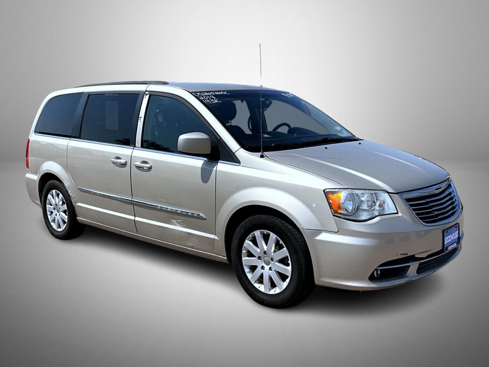 Used 2014 Beige Chrysler Touring image 3